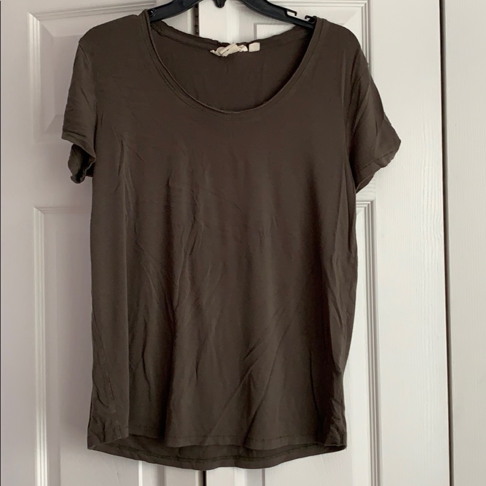 H&M Distressed Dark Olive Green Basic Tee • Size Small